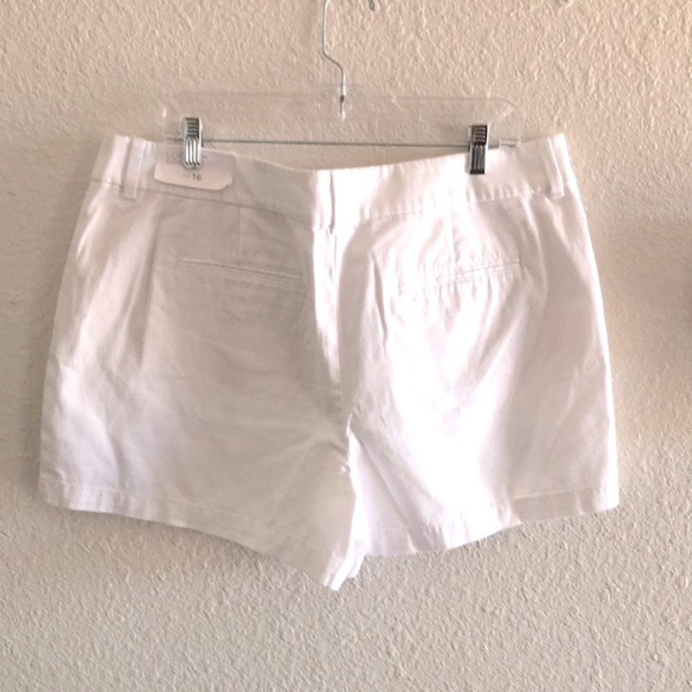 LOFT 4” WHITE SHORT PLUS SIZE/NWT - Picture 8 of 13